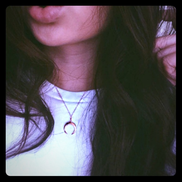 NEW Silver Bohemian Crescent Horn Moon Pendant ❤️ - Picture 2 of 5